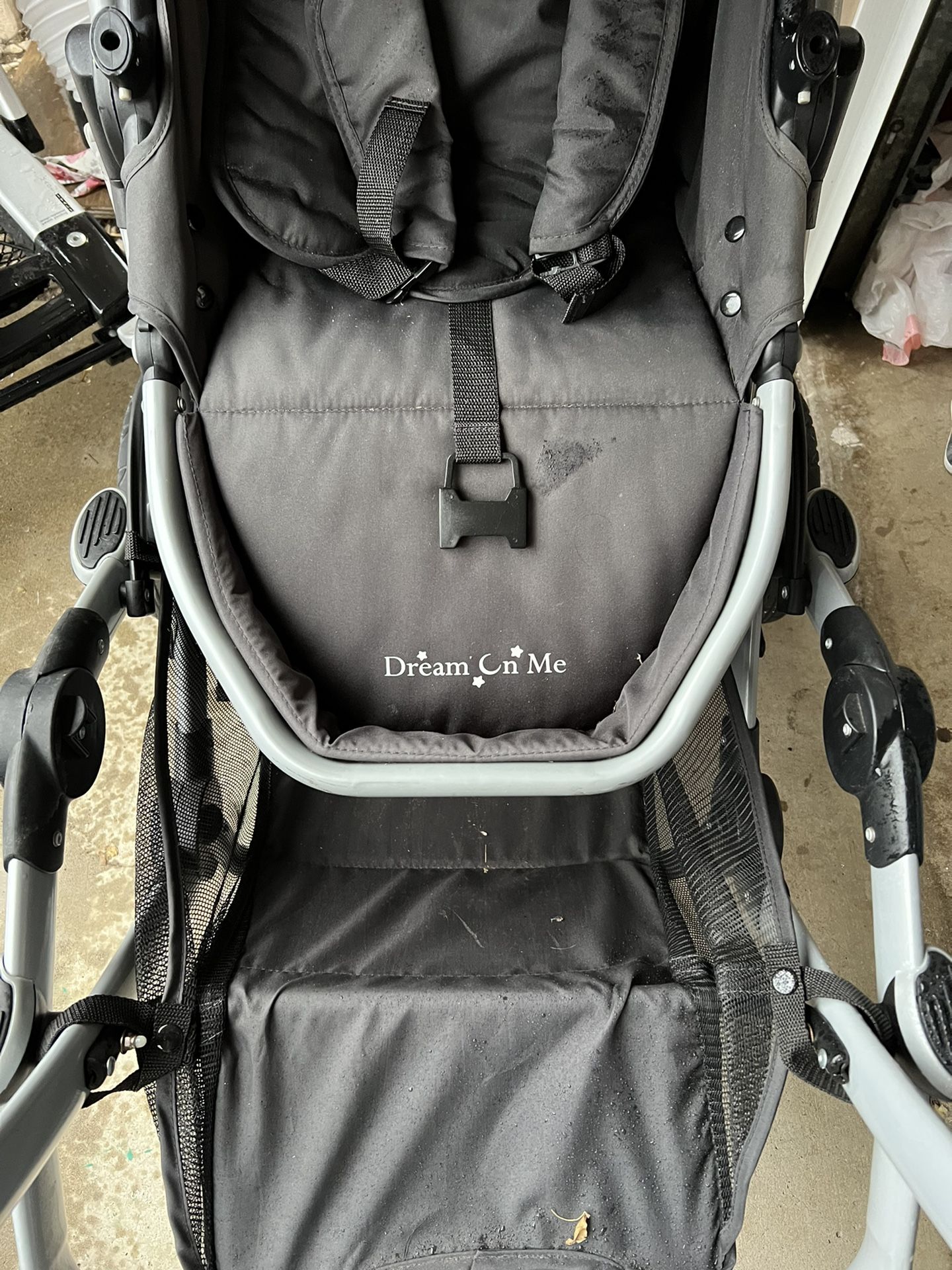 Double stroller Dream On Me Brand (available If Post Is Up)