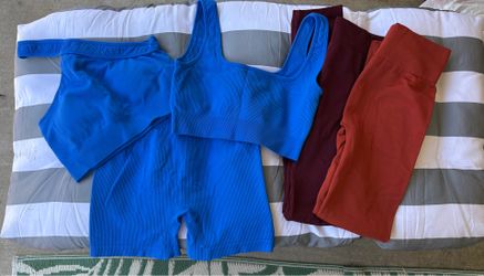 New Workout outfit and leggings size large