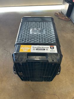 Travel Pet Kennal - Small- Like New