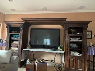 5 piece ENTERTAINMENT CENTER