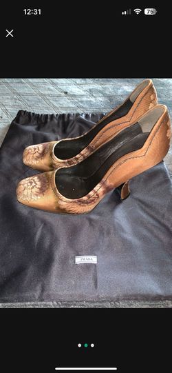 Prada floral silk curved heel pumps size 38.5