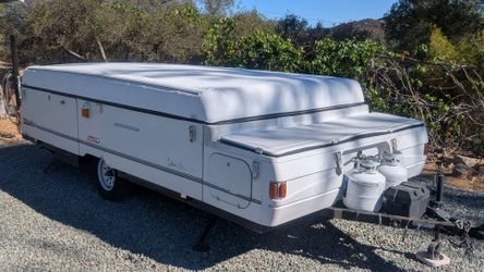2001 Coleman Utah pop up tent trailer