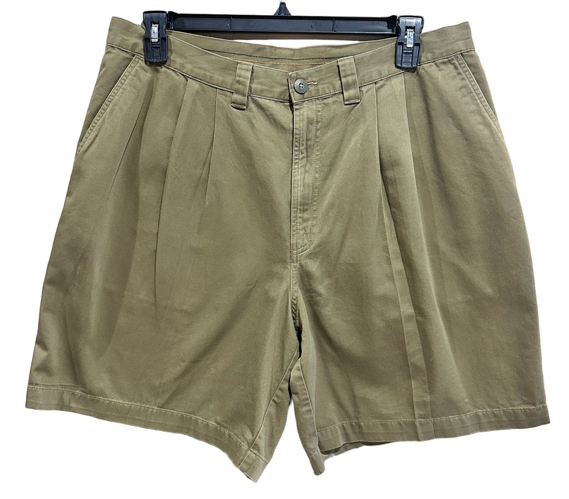 NWOT Patagonia Green Shorts Men’s Size 38 Outdoor Hiking Fishing Camping Pockets