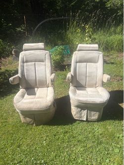 Winnebago Captains Chairs