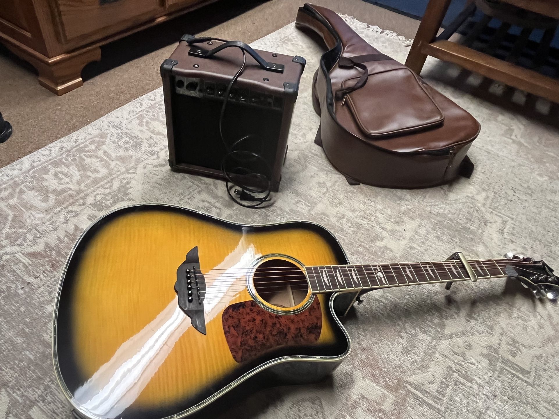 Keith Urban 2013 Pheonix Acoustic Electric Guitar Butterscotch Blonde with case and amplifier- 2013