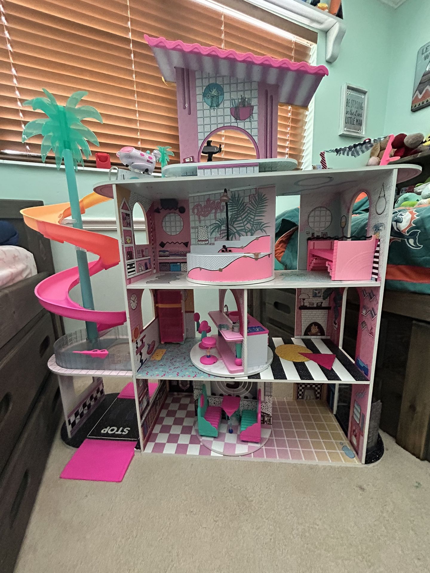 LOL Doll House, Cars, Dolls And Accessories 