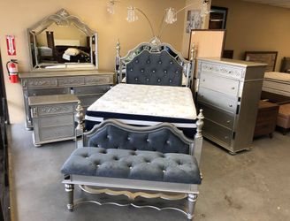 4 or 5 Pcs Bedroom Set With Bench or Without Bench