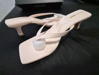 Cream kitten heels size 7