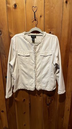 Avenue women’s size 18/20 Soft denim cream color jacket