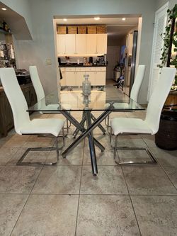 Rooms To Go Bastone 5-Pc Glass Dining Set Chrome Table + 4 White Chairs