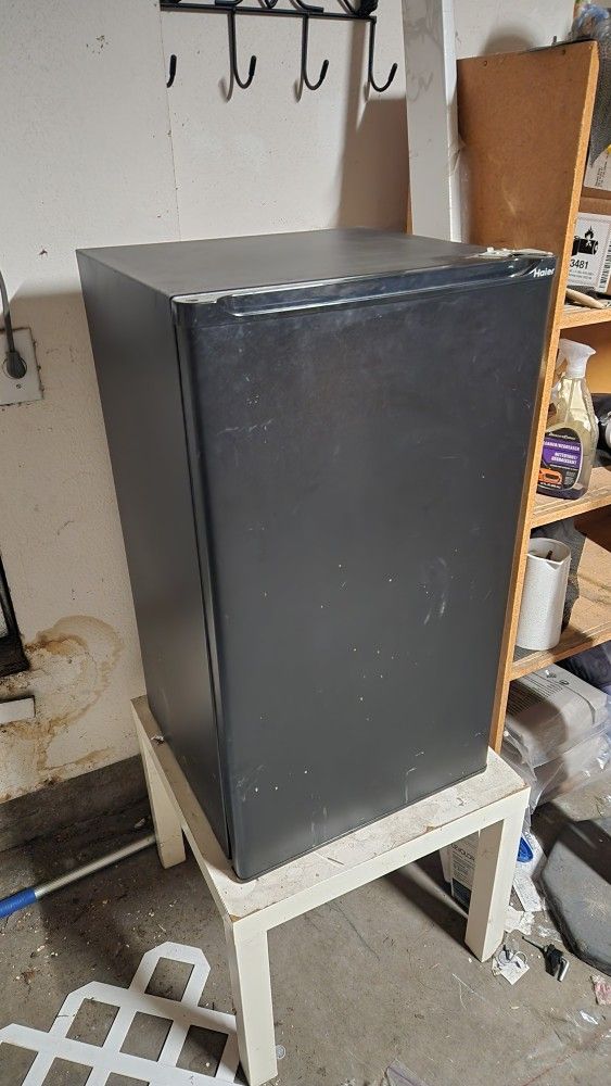 4 Cubic Mini Fridge