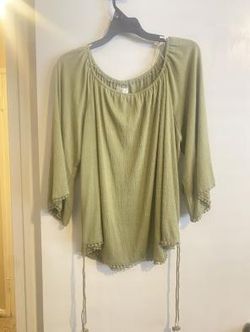 Studio by JPR Women's Green Long Sleeve Blouse Size Large NWT
