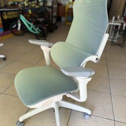 SUMORPH Edition Lumbar Auto-track Tech Ergonomic Chair
