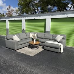 City Furniture Veronica Gray Sectional Couch Sofa w/ USB Ports & Deep Down Filled Cushions!