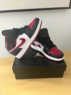 Black/Noble Red/White (554725-066) 4.5y