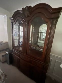 Chinese Cabinet