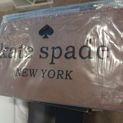 BRAND NEW KATE SPADE WRISTLET.....✨️ ♠️ 😁😊😍