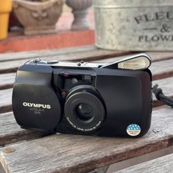 Vintage Olympus Stylus Zoom 35mm Film Camera 