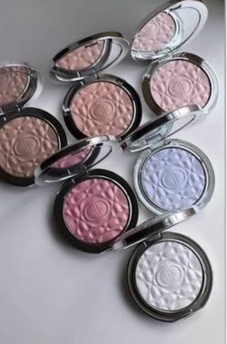 Dior highlighter makeup Maquillaje $28 each
