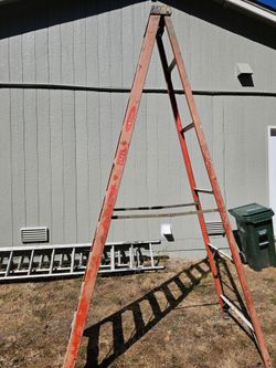 Werner 10ft Fiberglass Stepladder - 300 lb Capacity (Heavy Duty)