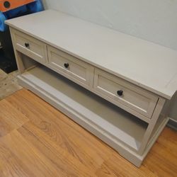   42"L 15"W 20"H