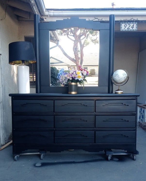 9 Drawer Solid Wood Dresser With Mirror - Black