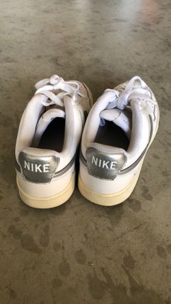 Nike Women Court Vision