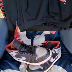 Jordan 1 Mid Bred shadows n sweater