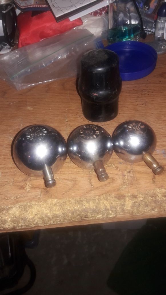 Convert-A-Ball, 2 5/16", 2", and 1 1/8" balls. Shank can be bought on Amazon and storage case. All three $5.00.