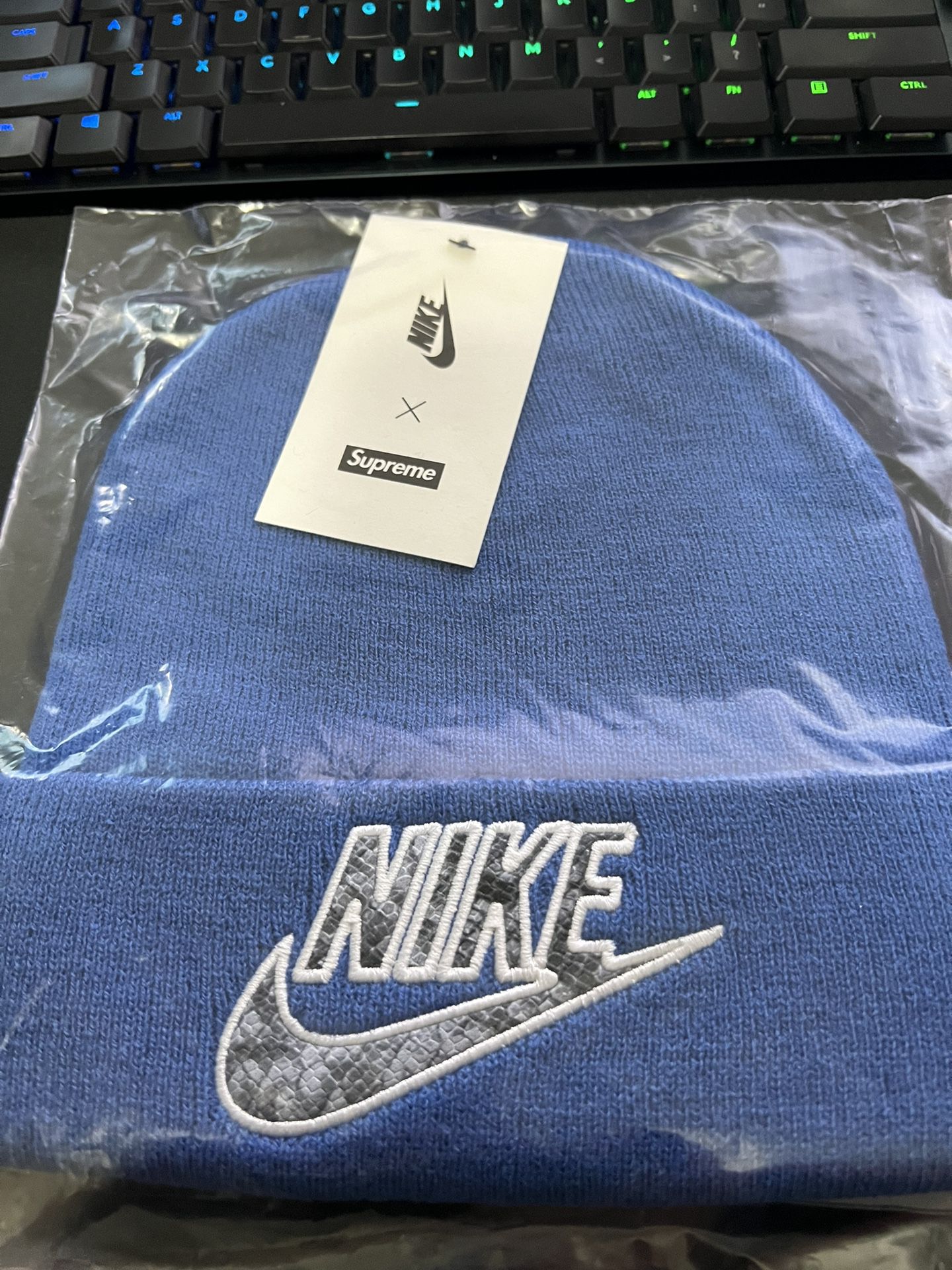 Supreme | Nike Snakeskin Beanie - Blue