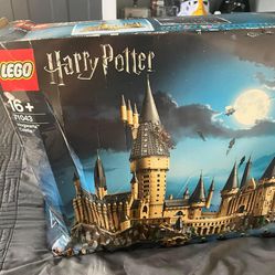 Harry Potter hogwarts Castle lego 71043 $125 obo