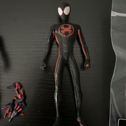 MEZCO MILES MORALES