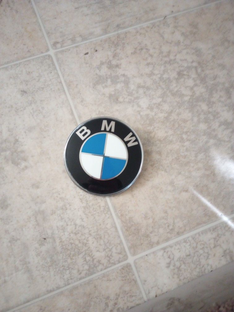 Bmw hood badge