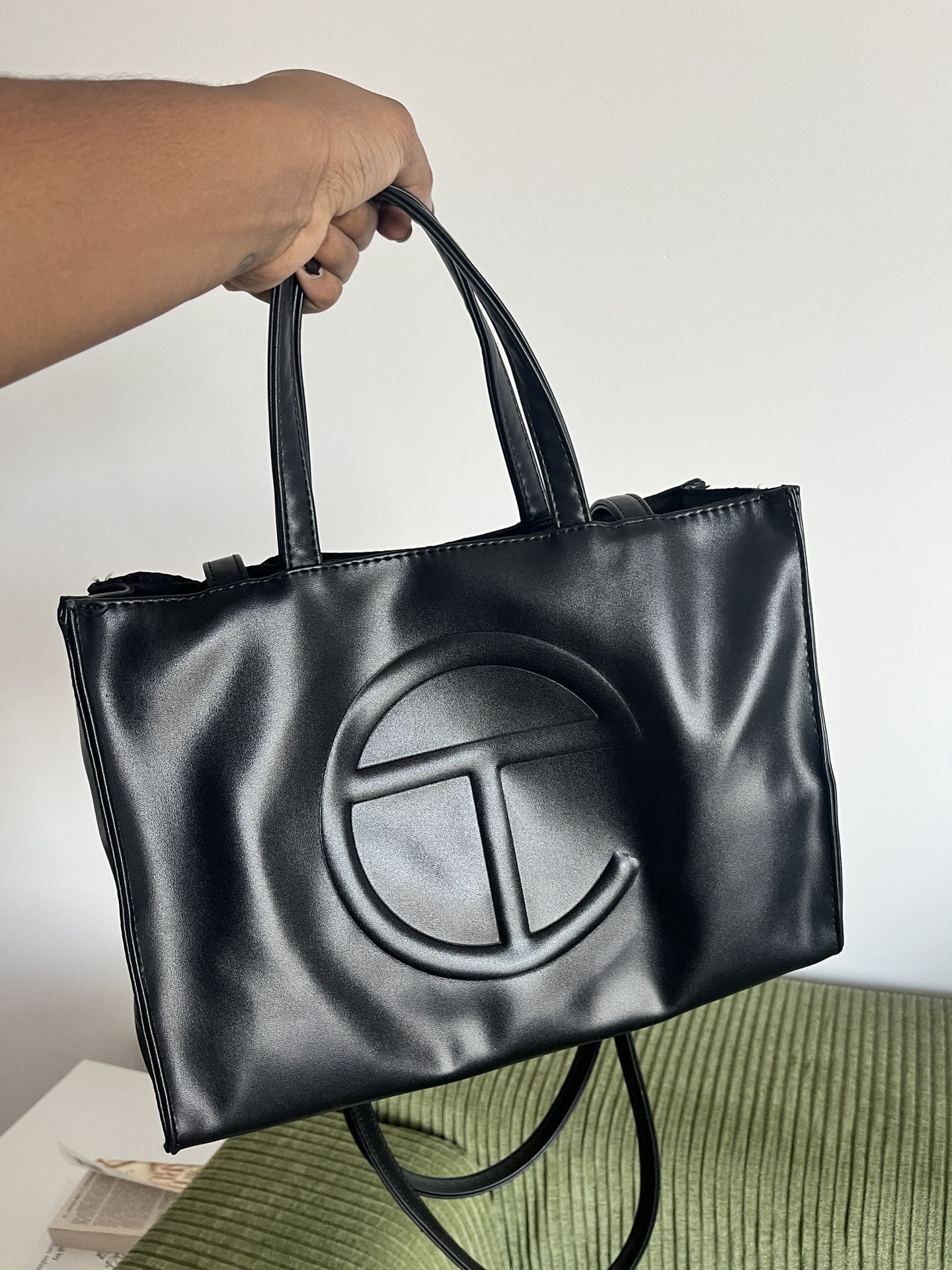 Telfar Medium Shopping Bag Black PRICE FIRM TRUSTED SELLER for Sale in  Queens, NY - OfferUp