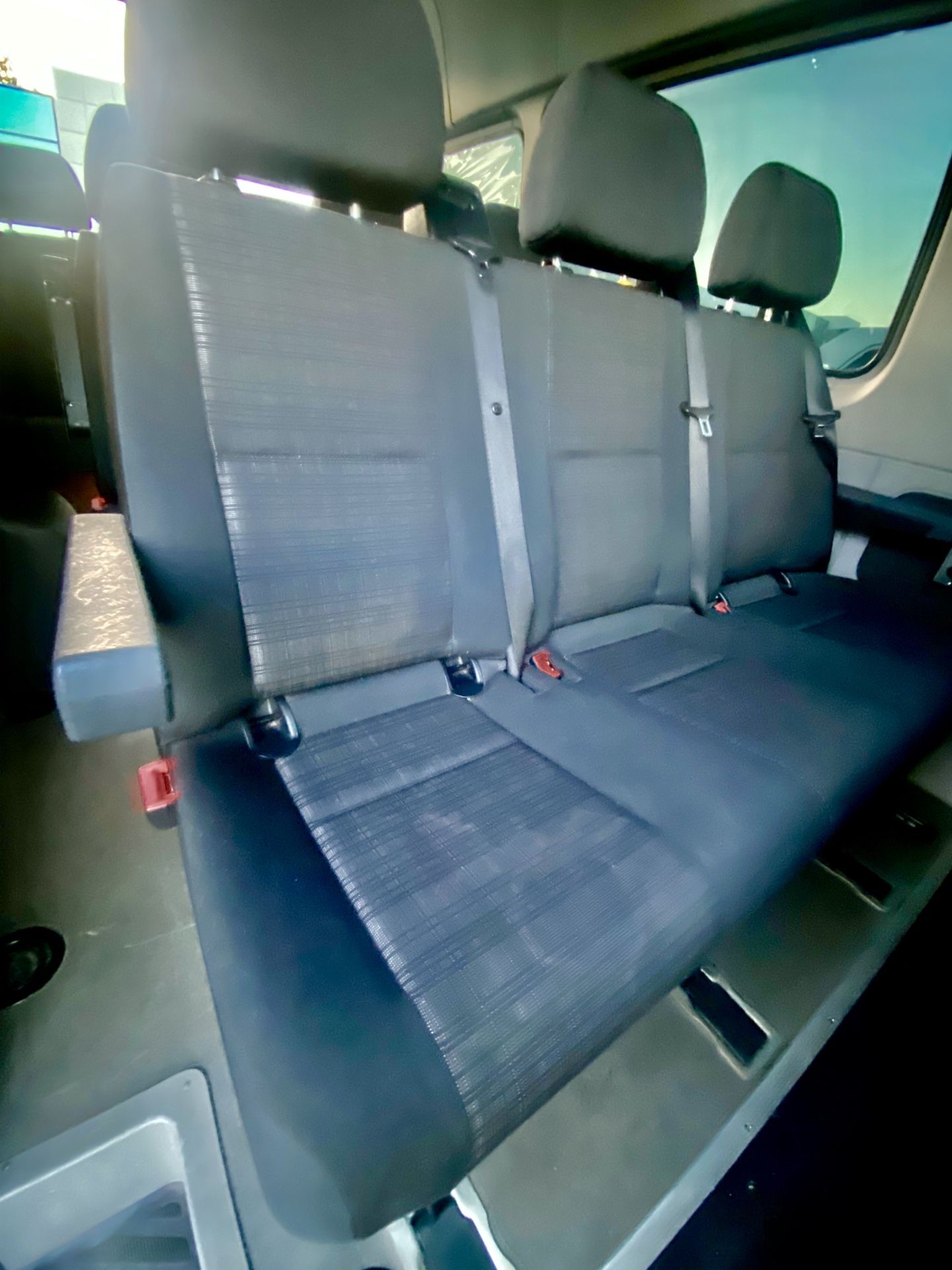Cloth Seats Passenger Sprinter Van