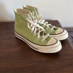 Green high top Converse Size 8