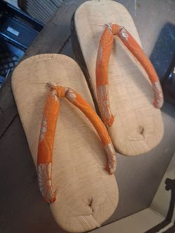 Japanese Pokkuri Geta Geisha Sandals