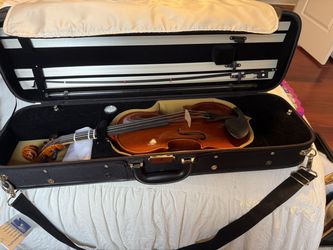 4/4 Student Violin with Hard Case & Accessories