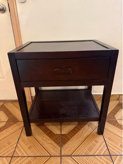 Dark Walnut nightstand w/drawer