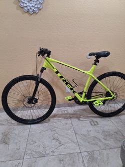 TREK MARLIN 5 MOUNTAIN BIKE 29 ER LIKE NEW ( CHECK MY OTHER BIKES)