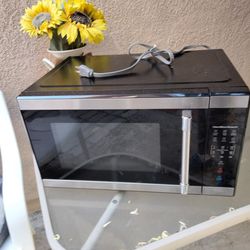 Microwave And Excelente Condition