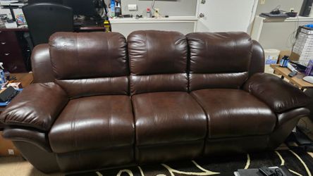 Free electric reclining couch