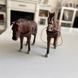Vintage Pair Of Horses Made Of Resin Very Detailed 5 Inches  15 Dollars Both 