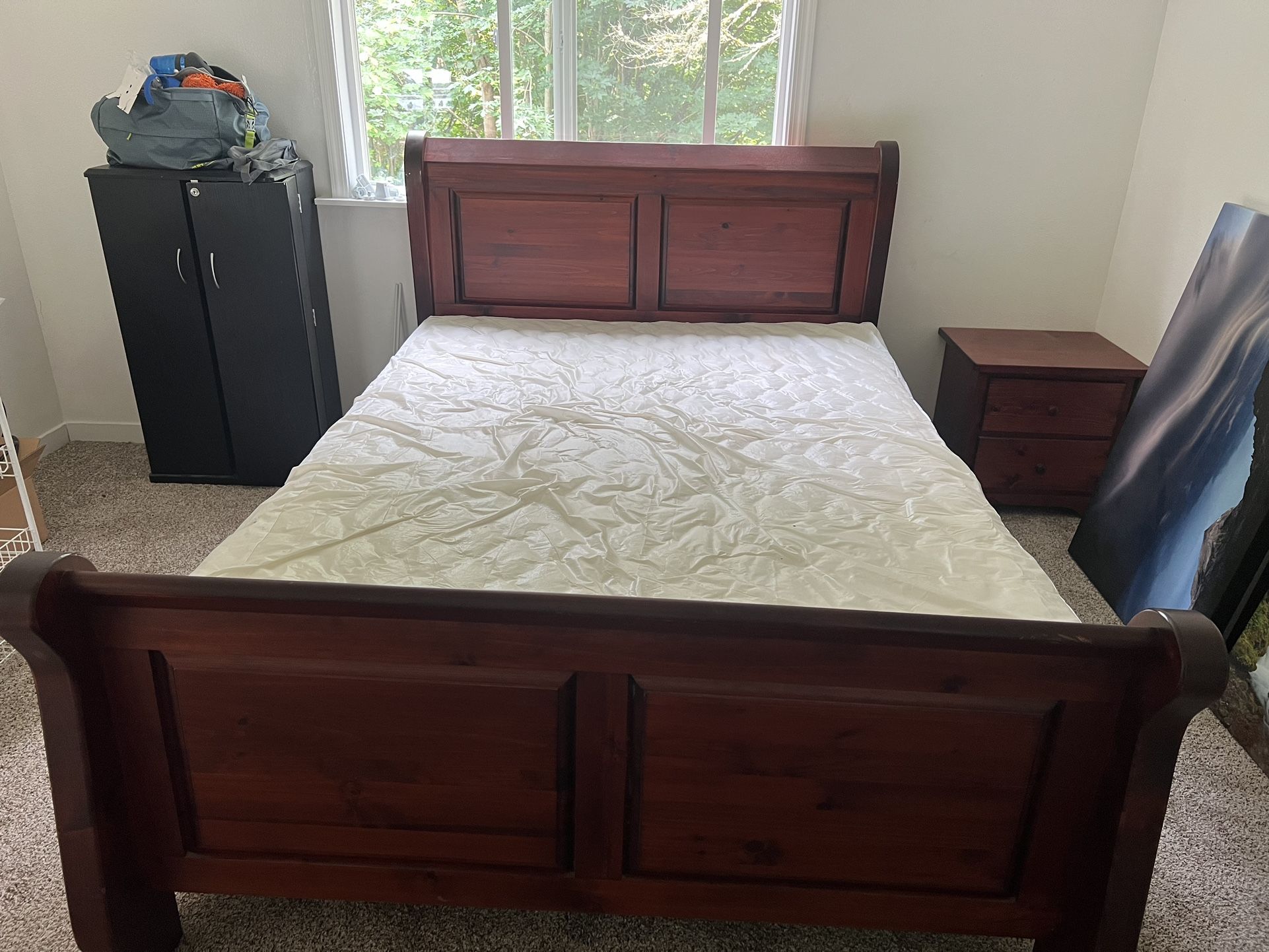 Bedroom Set (Queen)