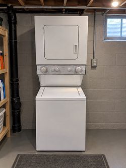 Laundry center (electric)