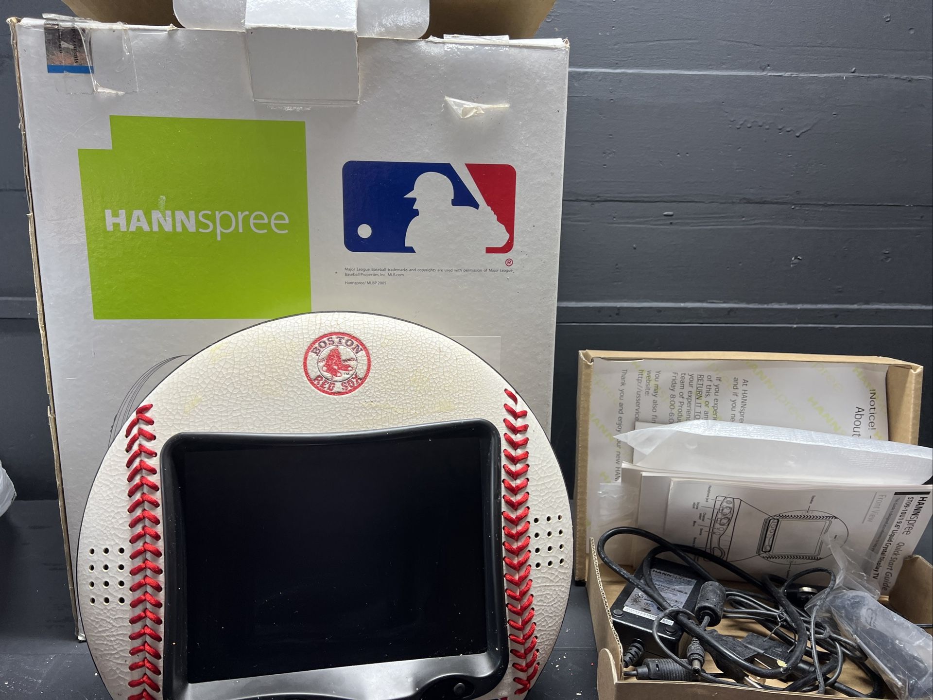 MLB Hanspree TV (untested for Parts)
