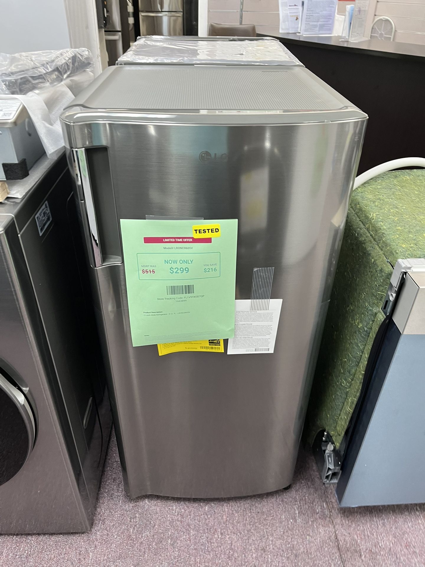Refrigerator, 21” W 6 Cu.ft Small Fridge