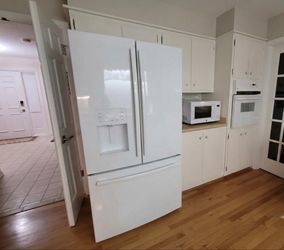 White French Door Refrigerator with Ice Dispenser