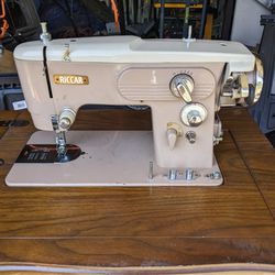 Sewing Machine/Table - RICCAR RZ-204B
