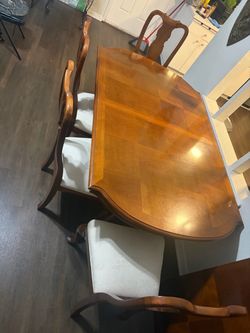 Thomasville Double Pedestal Dinning table